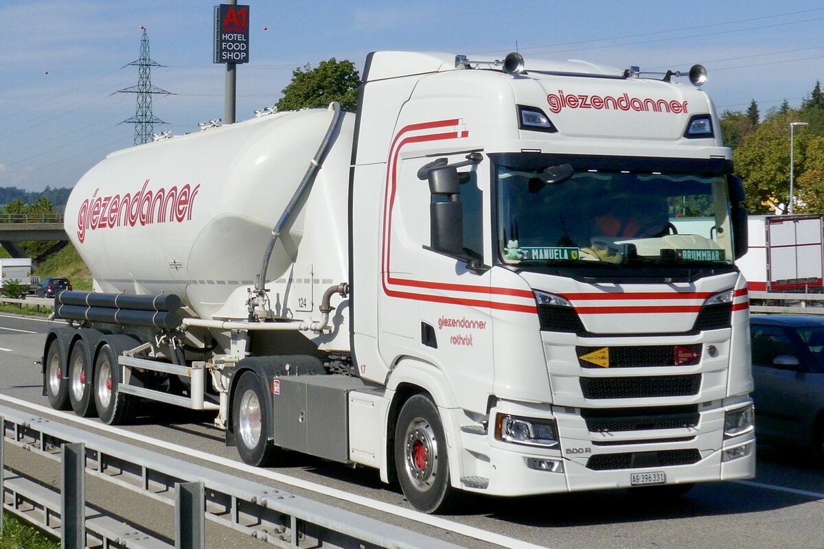 Ein Scania mit Siloauflieger von Giezendanner am 11.9.26 bei Grauholz.