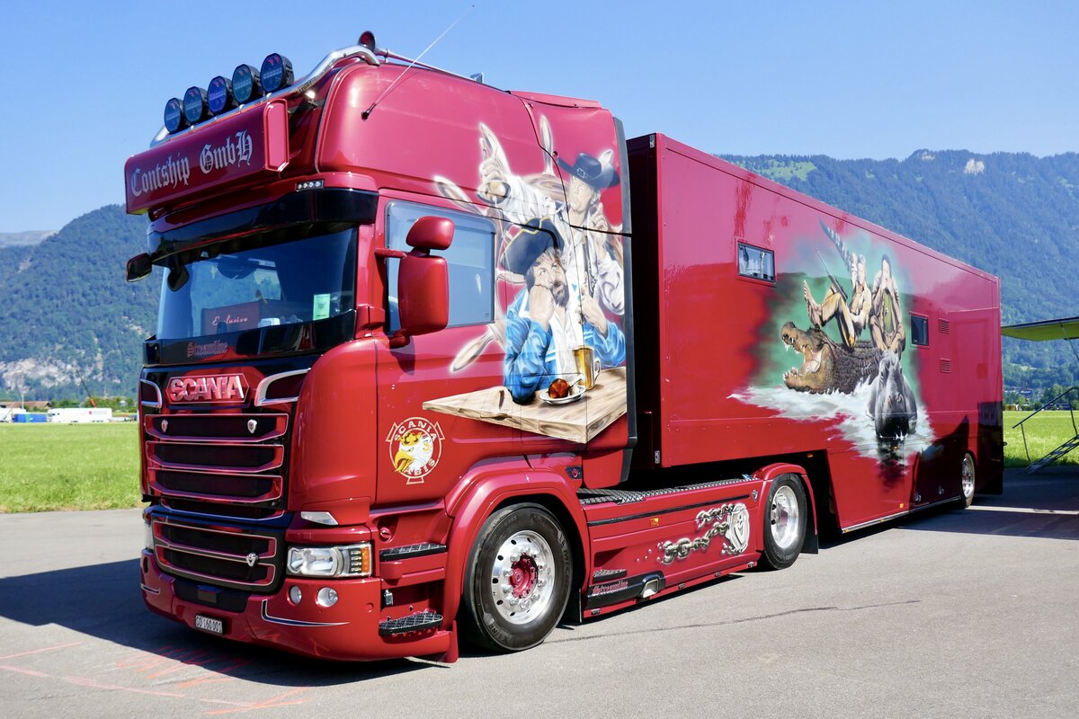 Ein Scania Sattelzug von Contship GmbH am 27.6.26 beim Trucker Festival Interlaken.