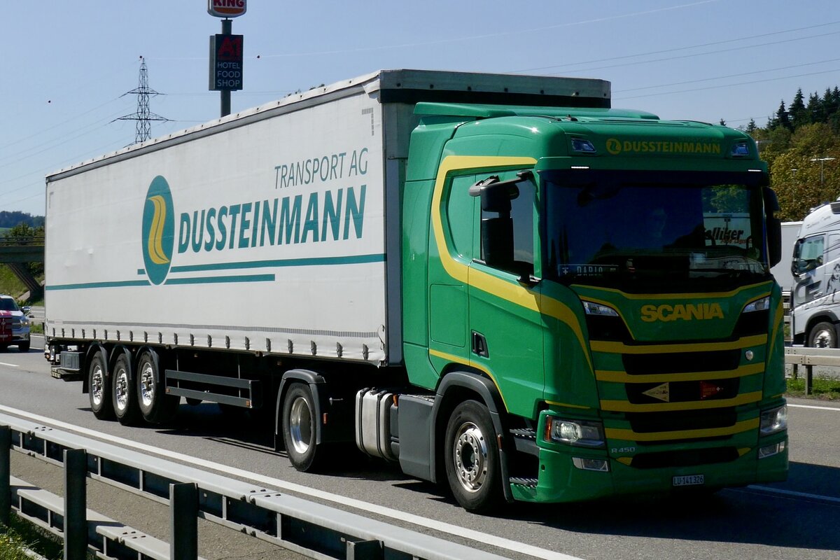 Ein Scania Sattelzug von Dussteinmann am 11.9.26 bei Grauholz.