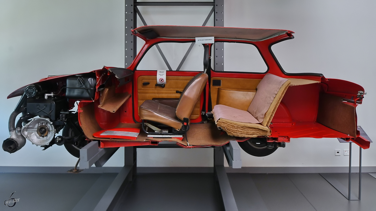 Ein Schnittmodell des IFA Trabant 601. (August Horch Museum Zwickau, August 2018)