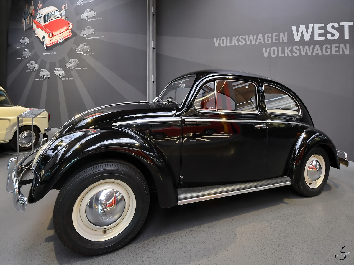 Ein schwarzer VW Käfer Anfang August 2018 im Horch Museum Zwickau.