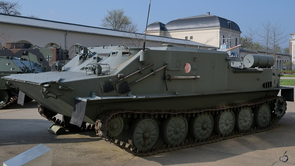 Ein Schwimmpanzer PT-76B im Militärhistorischen Museum der Bundeswehr. (Dresden, April 2017)