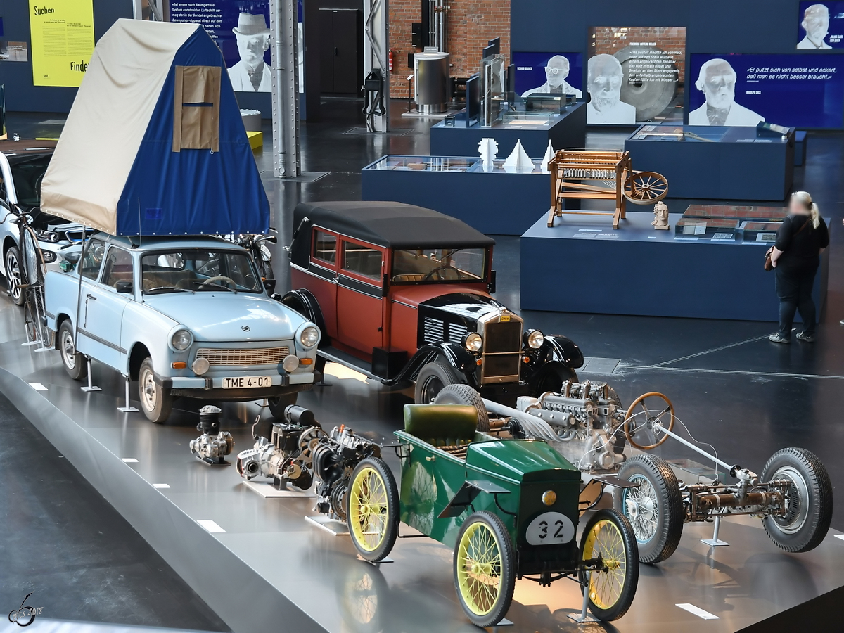 Ein Teil der Fahrzeugsammlung des Sächsischen Industriemuseums Chemnitz. (August 2018)