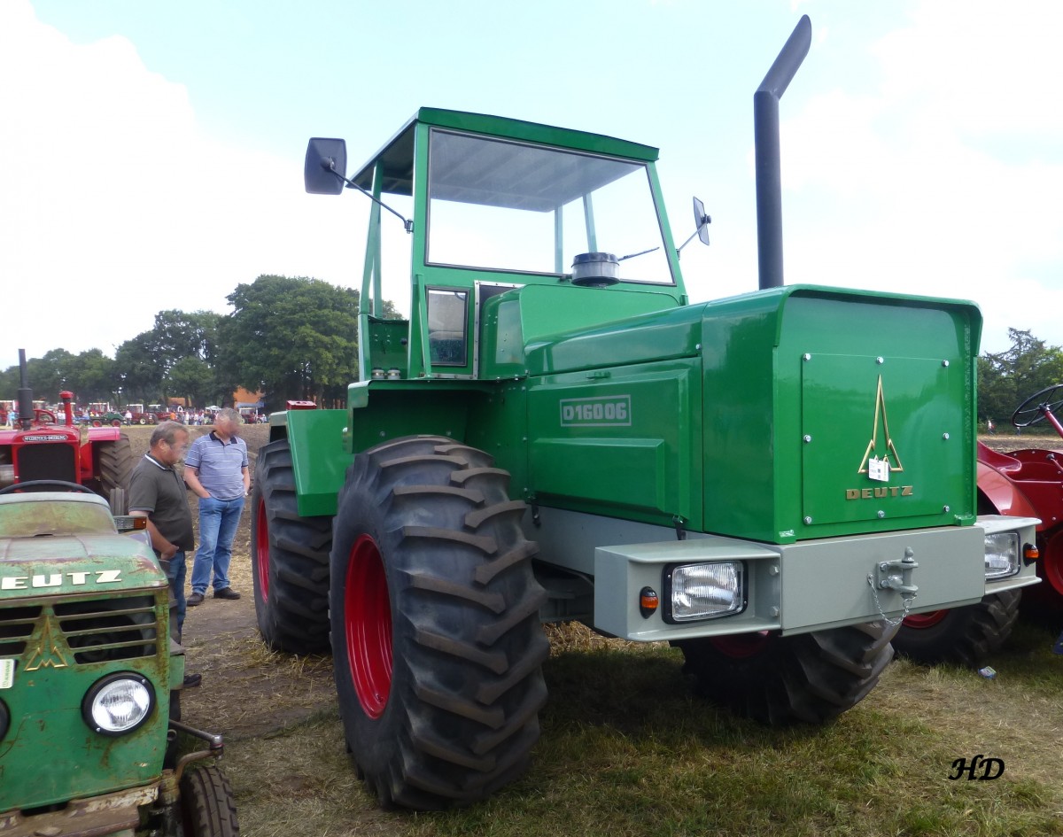 Ein Traktor der Marke Deutz, Typ D 16006, Baujahr 1972
Gesehen bei den Historischen Feldtagen in Nordhorn 2013.