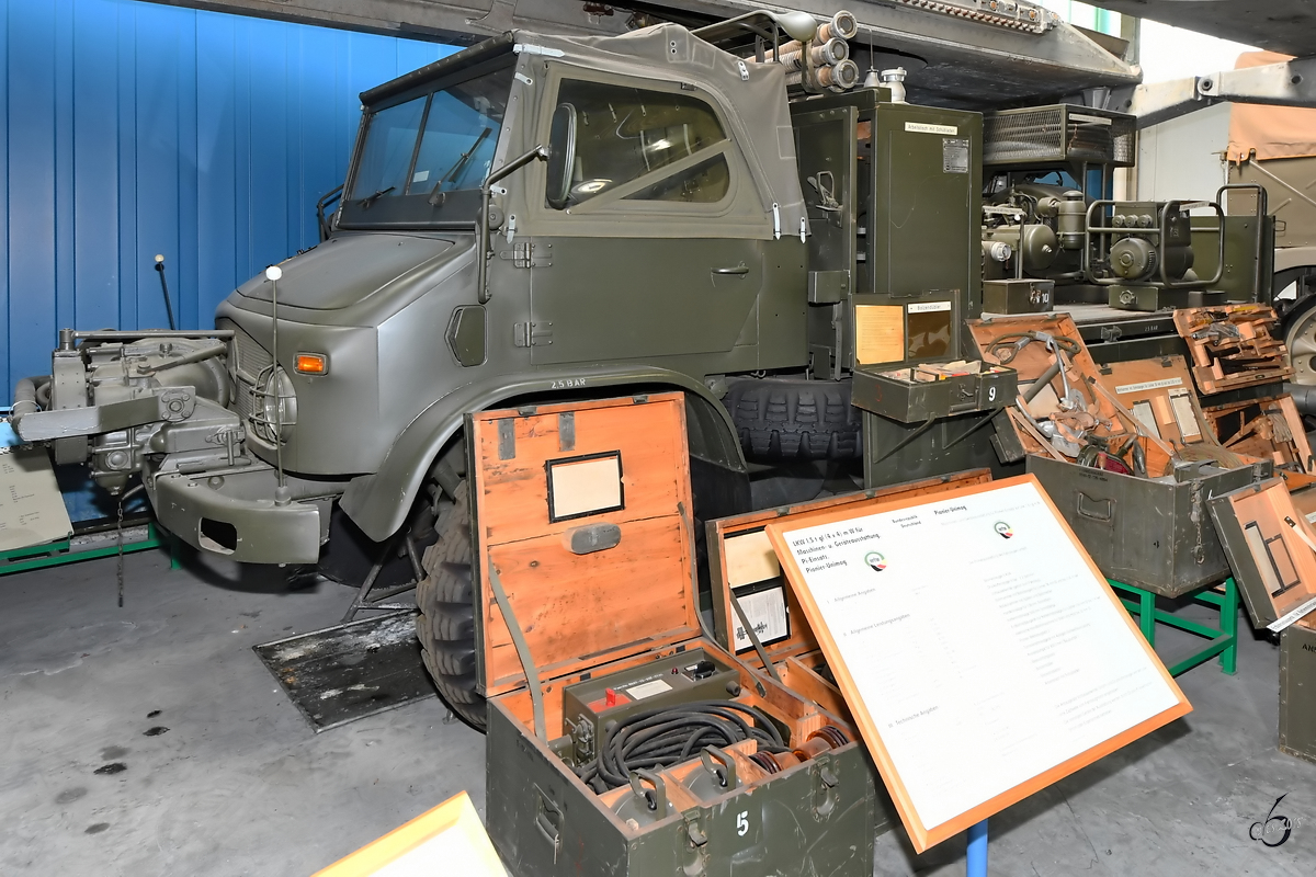 Ein Unimog S mit voller Pionierausrüstung Mitte August 2018 in der Wehrtechnischen Studiensammlung Koblenz.