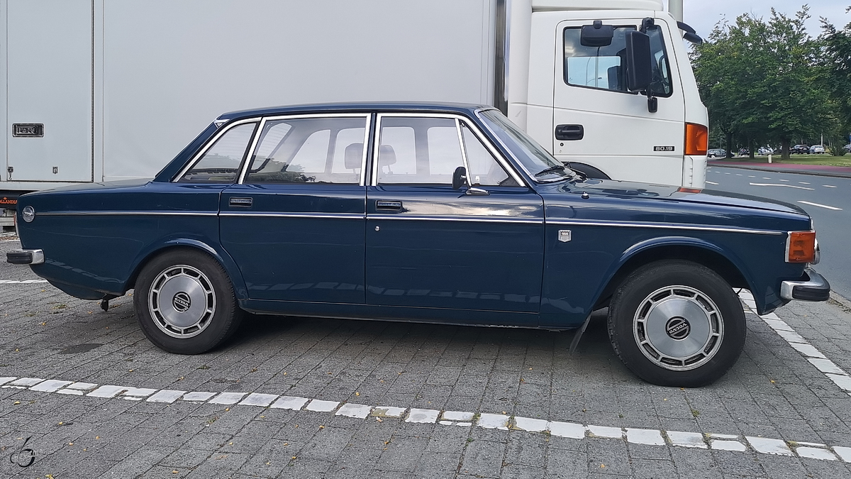 Ein Volvo 144 Deluxe, so gesehen Mitte Juli 2019 in Antwerpen.