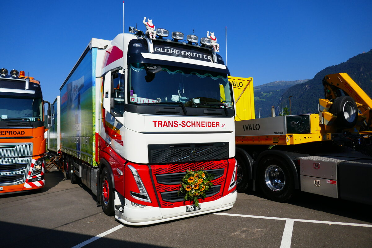 Ein Volvo H�ngerzug von Trans Schneider am 27.6.26 beim Trucker Festival Interlaken.