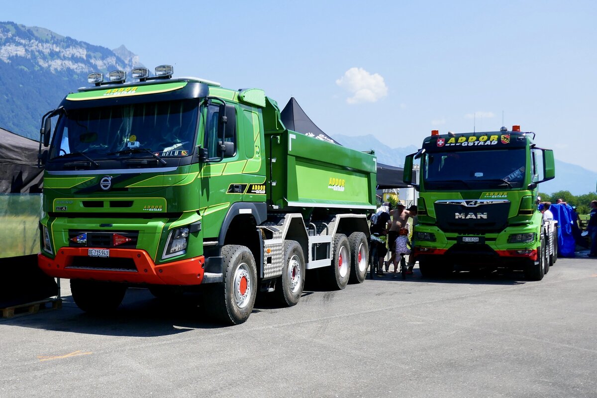 Ein Volvo Kipper und ein MAN von Addor am 27.6.26 beim Trucker Festival Interlaken.