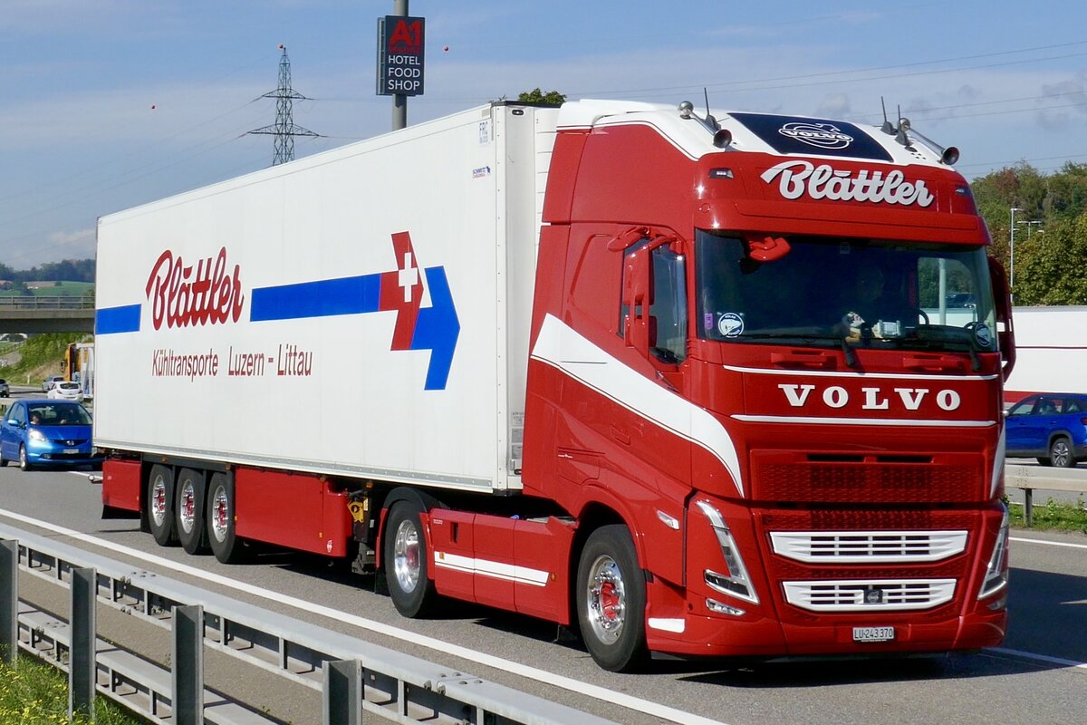 Ein Volvo Sattelzug von Bl�ttler am 11.9.26 bei Grauholz.