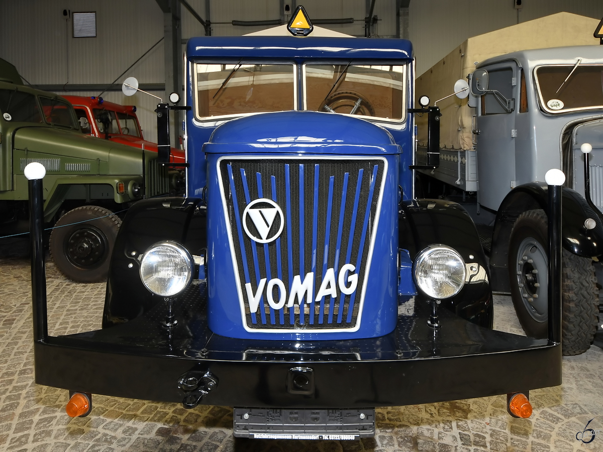 Ein VOMAG 4,5 LHG steht im Sächsischen Nutzfahrzeugmuseum Hartmannsdorf. (August 2018)