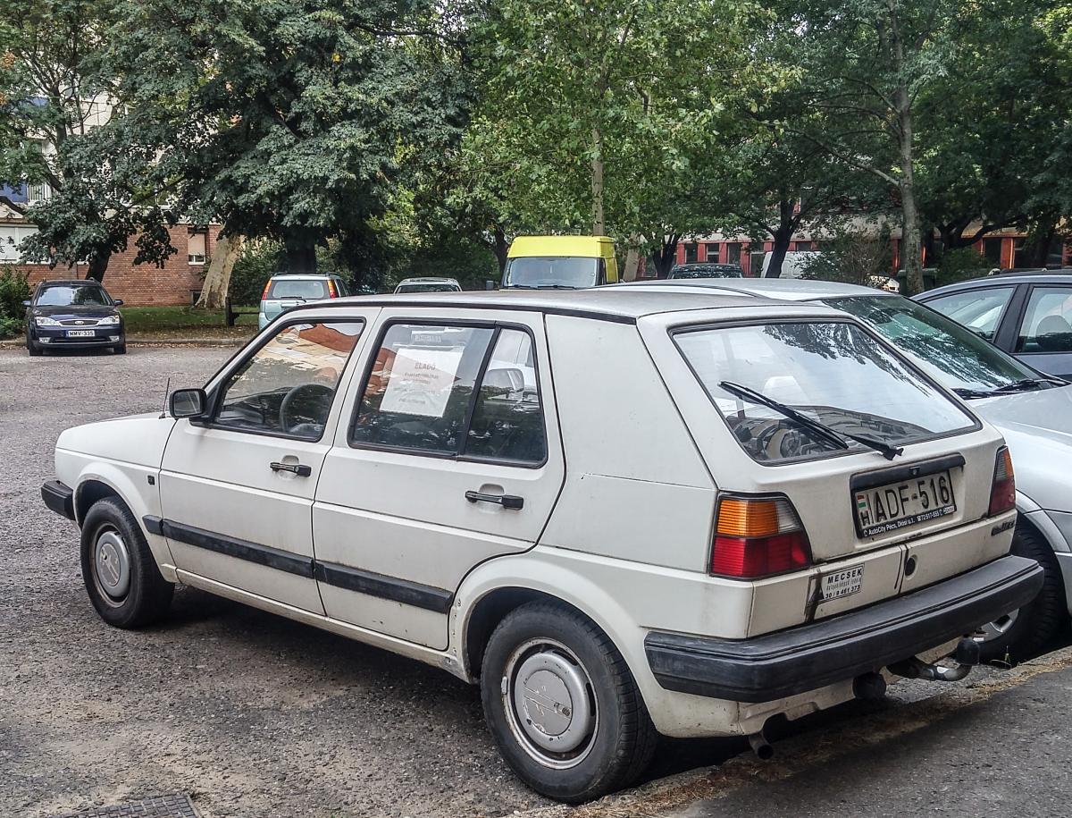 Ein zu verkaufender Volkswagen Golf II, aufgenommen in August, 2019 (Pécs - Ungarn).