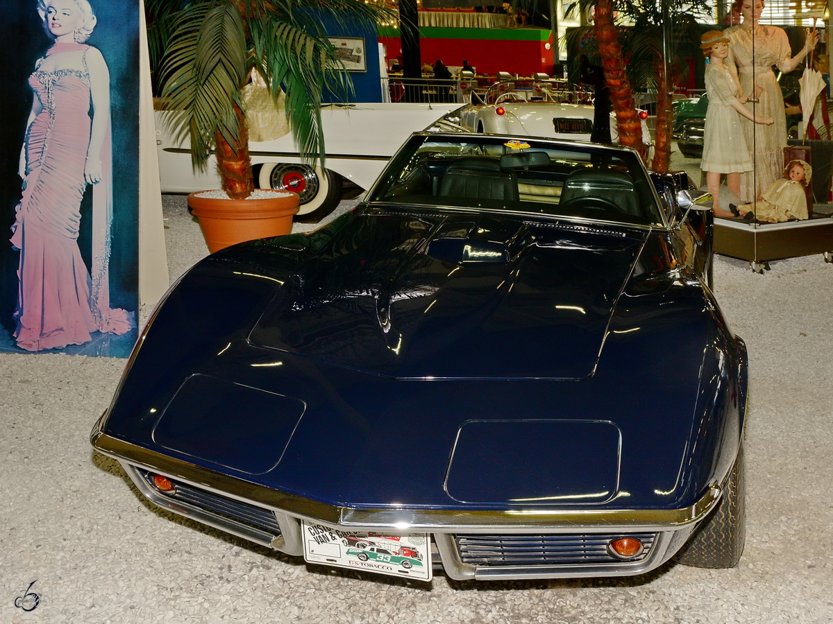 Eine Chevrolet Corvette Sting Ray von 1969 war Anfang Dezember 2014 im Auto- und Technikmuseum Sinsheim ausgestellt.