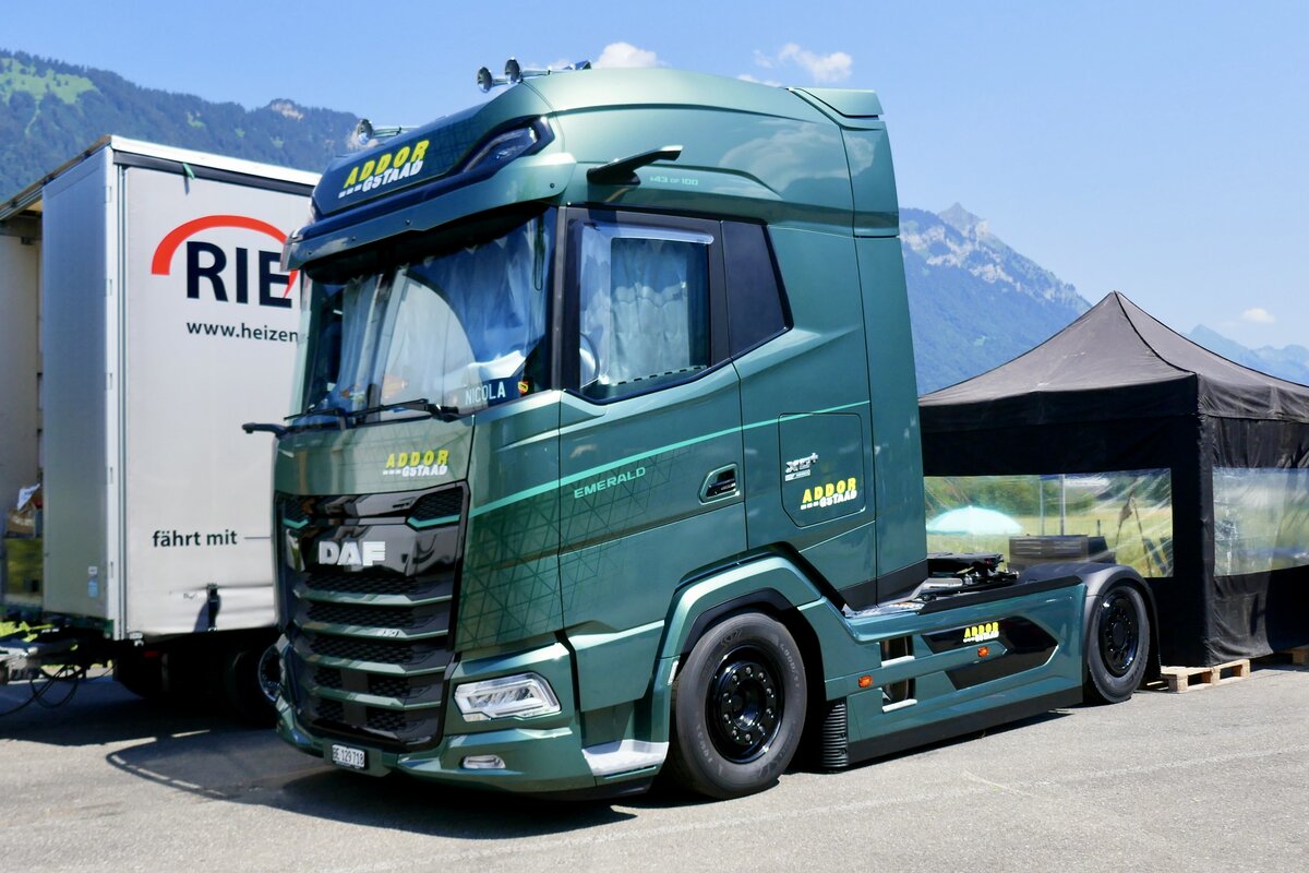 Eine DAF Zugmaschine von Addor am 27.6.26 beim Trucker Festival Interlaken.