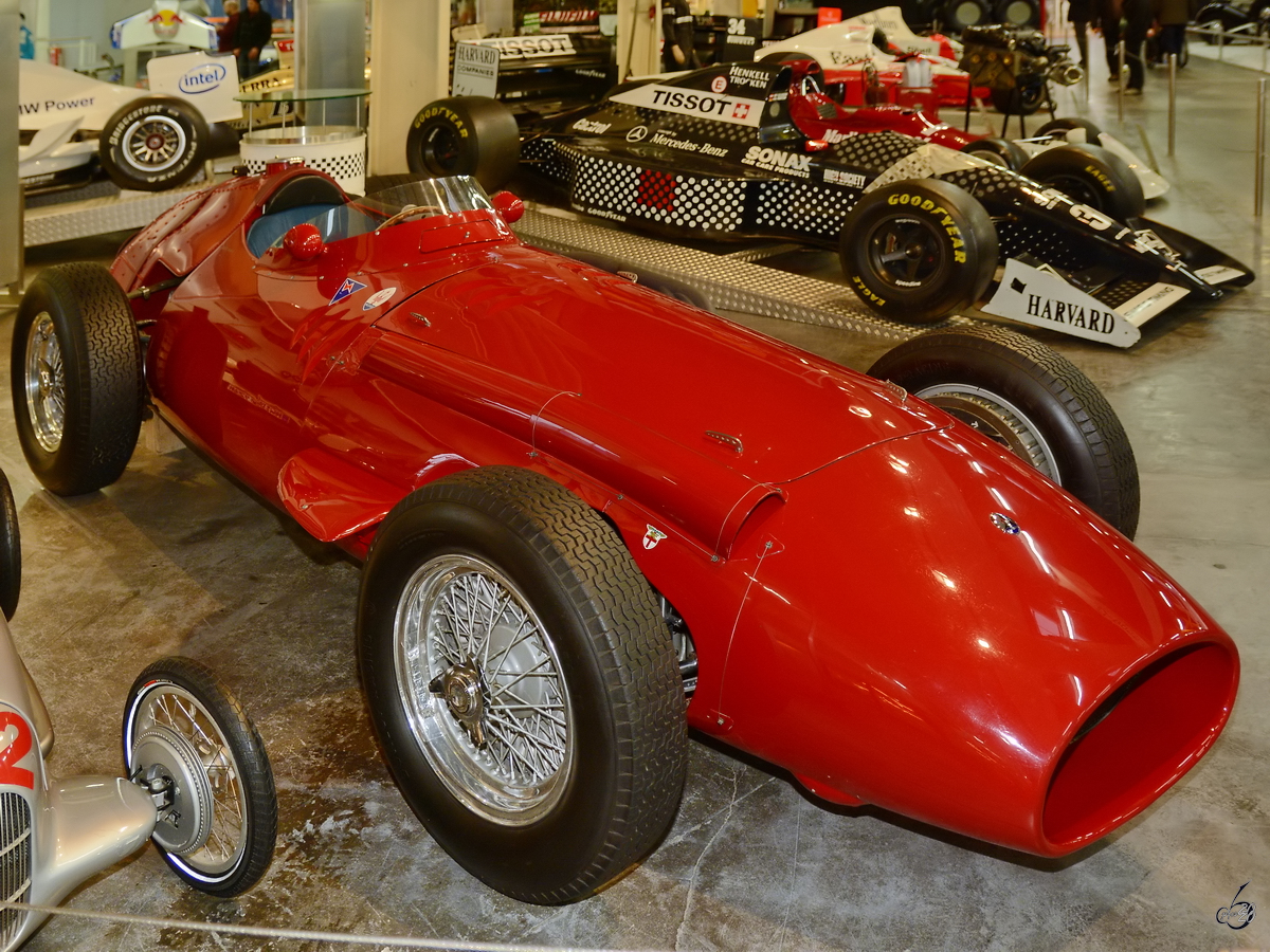Eine Ferrari 246 Dino F1 (?) ist im Auto- und Technikmuseum Sinsheim zu bewundern. (Dezember 2014)