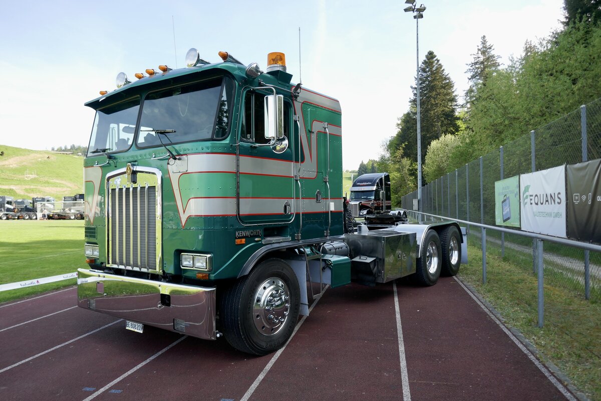 Eine Kennworth Zugmaschine am 2.5.26 beim Truck Event Huttwil.