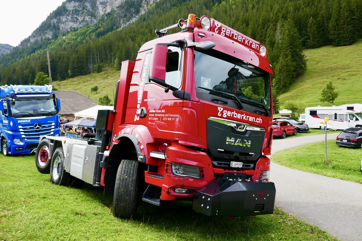 Eine MAN Zugmaschine von Gerber Kran am 29.8.26 beim Diemtigtaler Truck Treff.