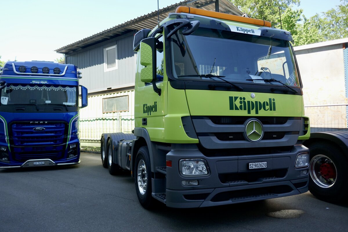 Eine MB Actros Zugmaschine von K�ppeli am 9.5.26 beim Cholehof Truck Treffen in Brugg.