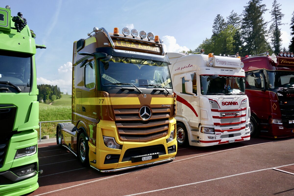 Eine MB Actros Zugmaschine von LESA am 2.5.26 beim Truck Event Huttwil.