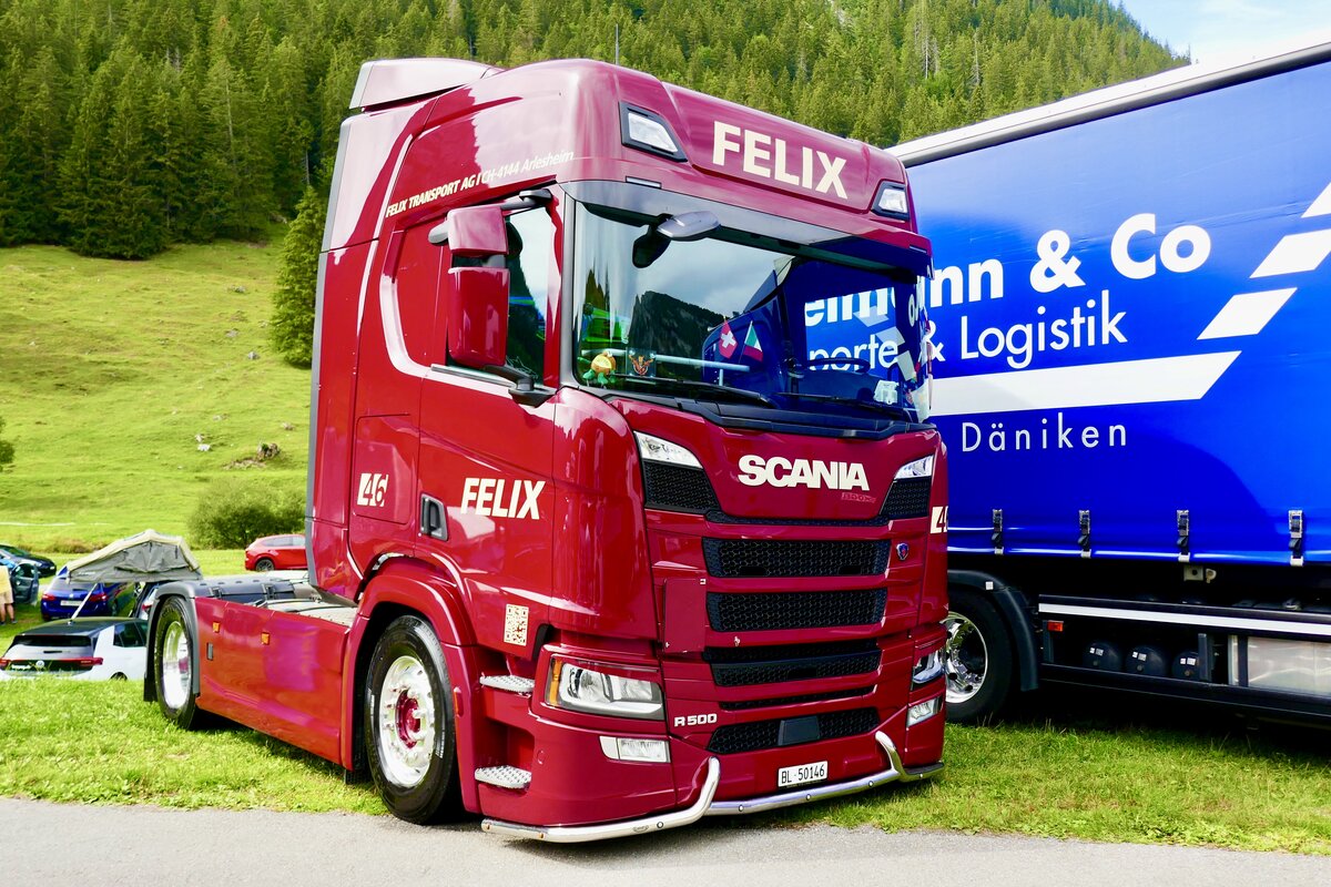 Eine Scania Zugmaschine von Felix am 29.8.26 beim Diemtigtaler Truck Treff.