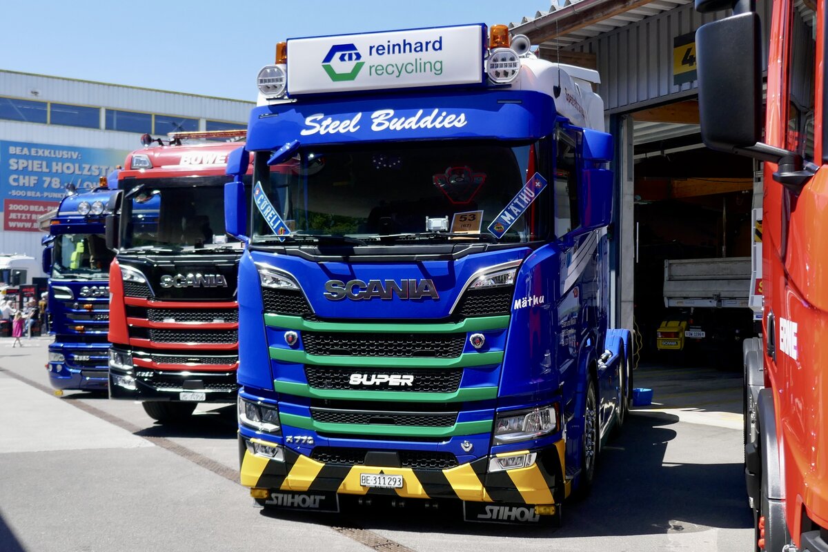 Eine Scania Zugmaschine von Reinhard Recycling am 9.5.26 beim Cholehof Truck Treffen in Brugg.
