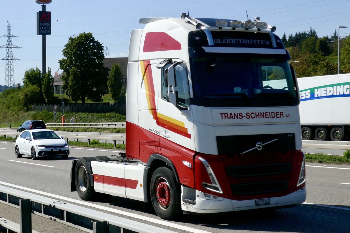 Eine Volvo Zugmaschine von Trans Schneider am 11.9.26 bei Grauholz.