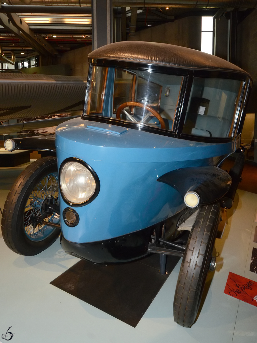 Einer der beiden letzten erhaltenen Rumpler Tropfenwagen im Deutschen Technikmuseum Berlin (Juni 2011)