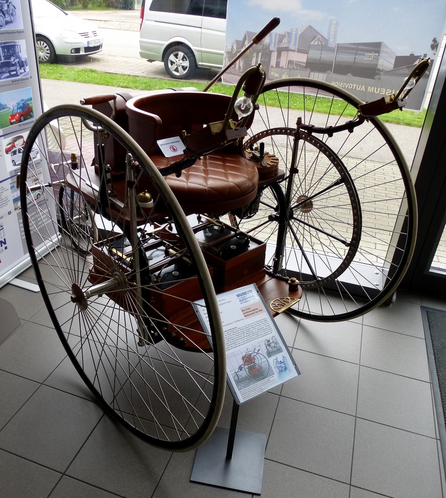 Electric Tricycle, Nachbau des ersten straentauglichen Elektrofahrzeugs der Welt, gebaut 1881 in den USA, Museum Autovision Altluheim, Sept.2014