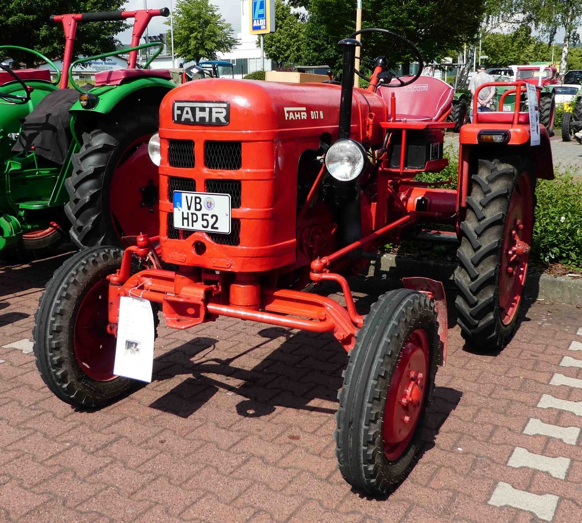 =Fahr D 17 H, ausgestellt bei der Traktorenausstellung  Ahle Bulldogge us Angeschbach oh Lannehuse  in Angersbach im Juni 2018