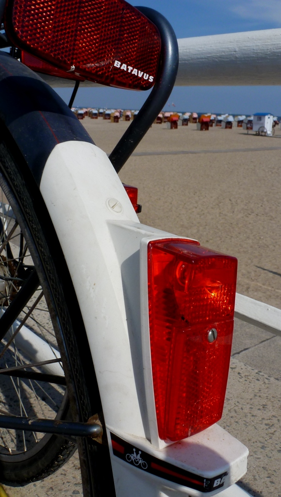 Fahrradrcklicht ohne LED BATAVUS am Strand von Travemnde 02092012