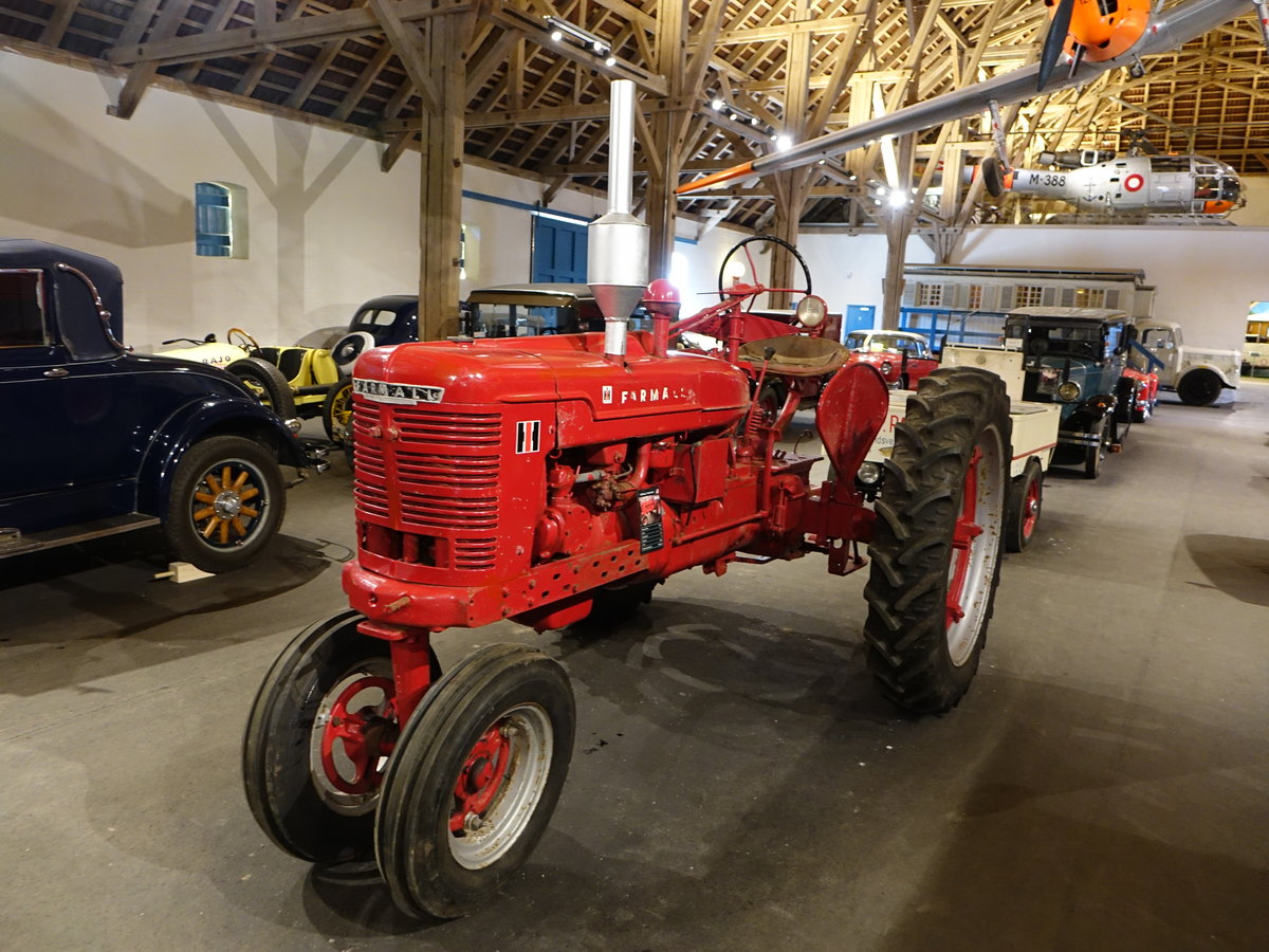 Farmall Traktor H, Baujahr 1946, 4 Zyl. 26 PS Motor, Automuseum Egeshov (06.06.2018)