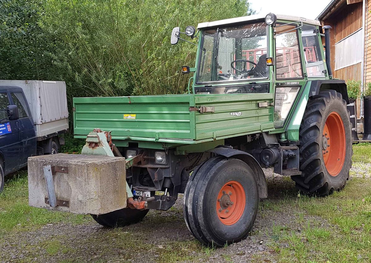 =Fendt 380 Kompakt-GT, gesehen beim Tag der offenen Tür beim Landwirtschaftszentrum Eichhof im Juni 2019 