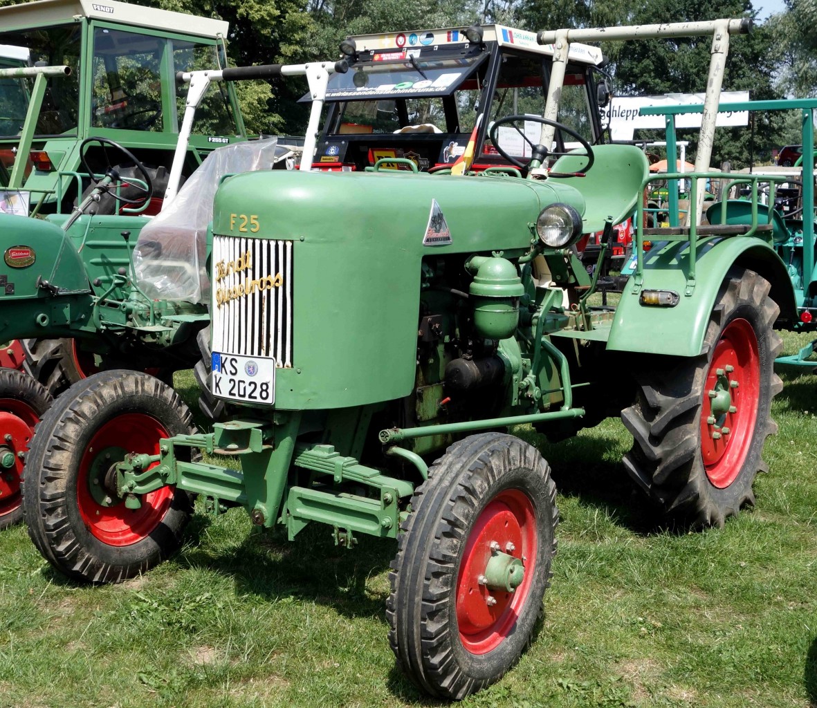 Fendt F 25 steht bei der Oldtimerausstellung in Gudensberg im Juli 2015
