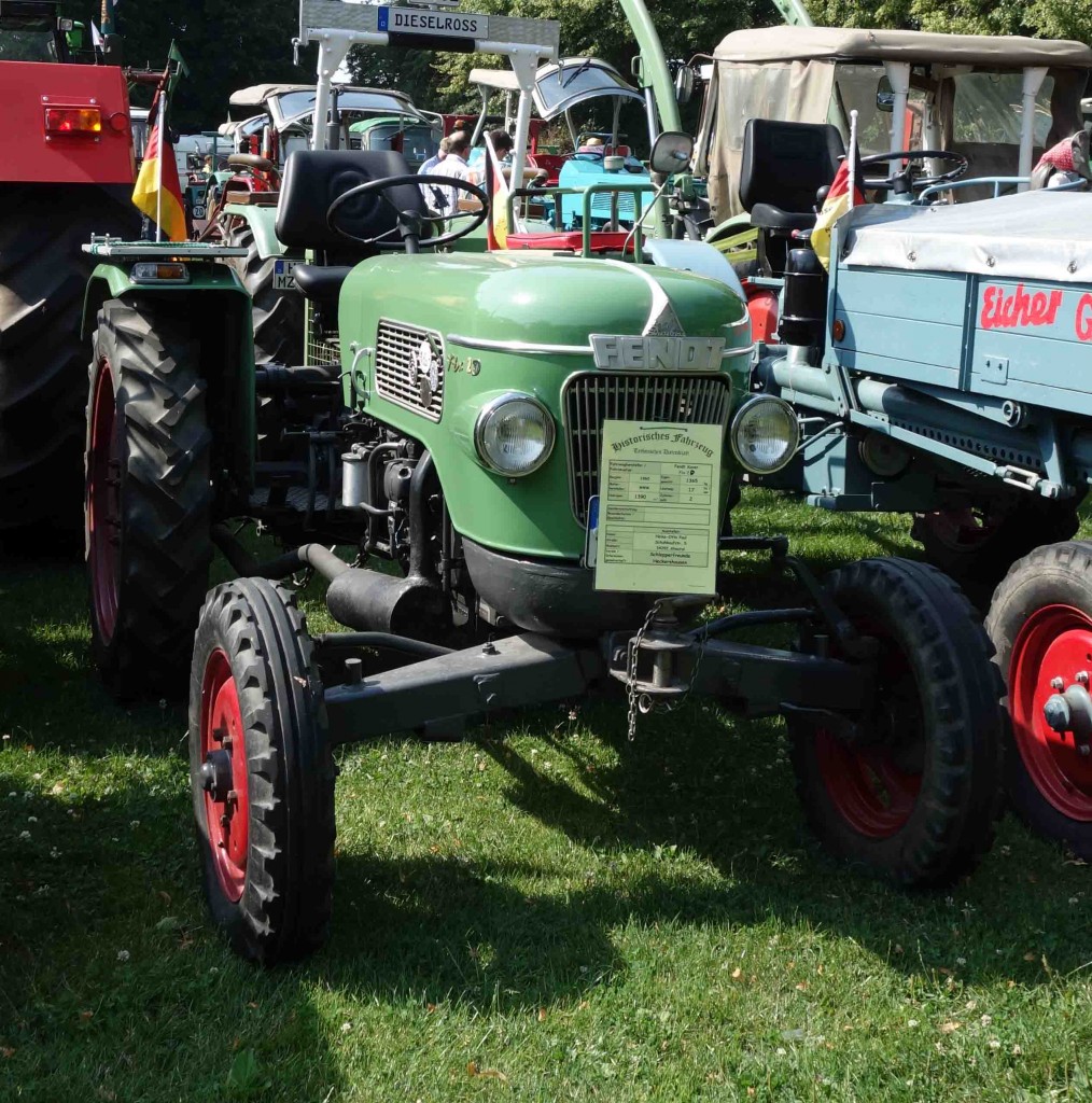 Fendt Fix 2D, steht bei der Oldtimerausstellung in Gudensberg, Juli 2015