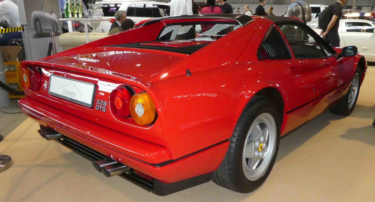 =Ferrari 328 GTS steht zum Verkauf bei den Retro Classics in Stuttgart, 03-2019