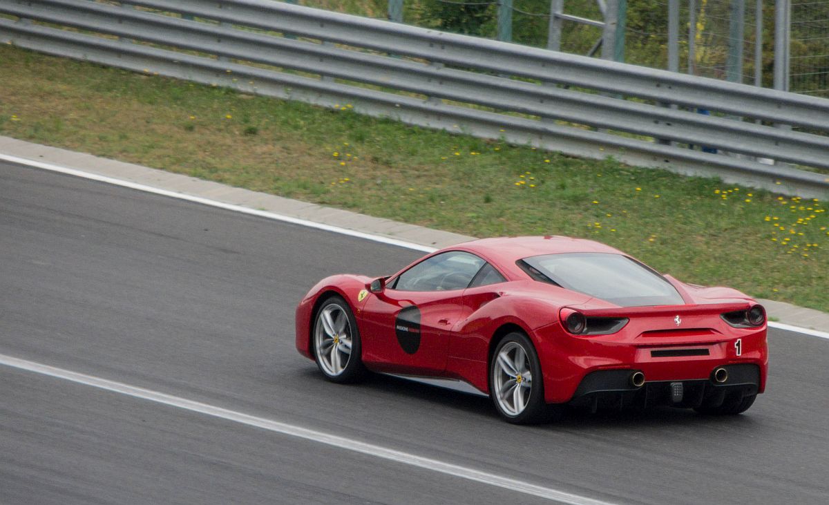 Ferrari 488 T (Rückansicht) gesehen auf dem Ferrari Racing Days 2015 auf dem Hungaroring.