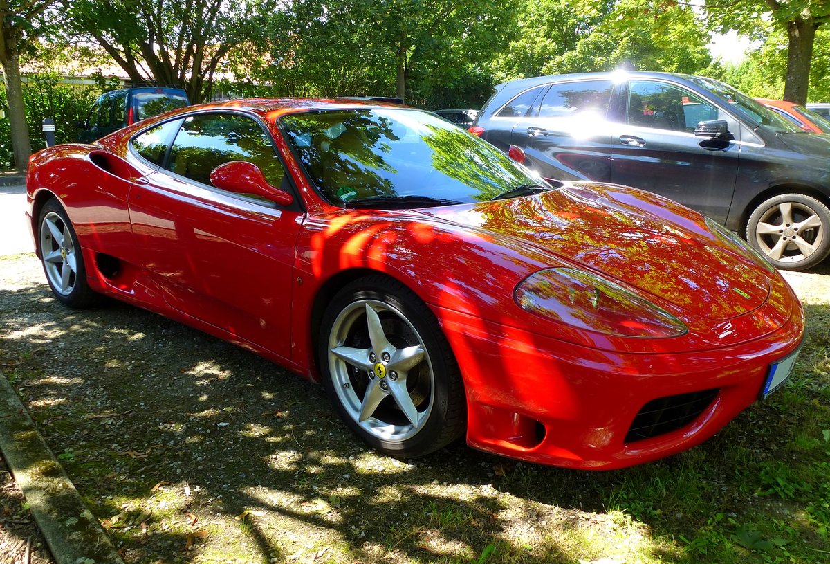 Ferrari F360, wurde gebaut als Coupe und Cabriolet von 1999-2005, V8-Mittelmotor mit 400PS, Vmax.296Km/h, Aug.2016