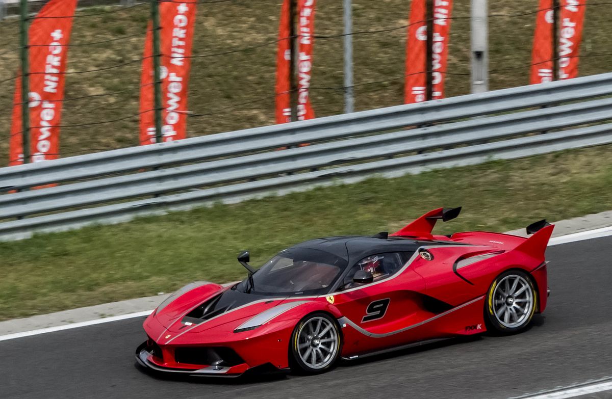 Ferrari FXX-K auf dem Hungaroring am 28.06.2015. Erstes öffentliches Rennen vor dem Public (Ferrari Racing Days 2015)