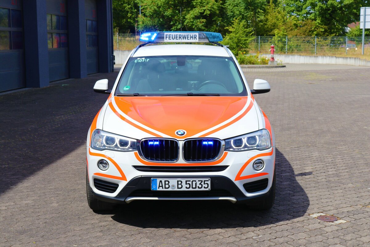 Feuerwehr Aschaffenburg BMW X3 (Florian Aschaffenburg 1/10-3) am 01.07.23 bei einen Fototermin. Vielen Dank für das tolle Shooting