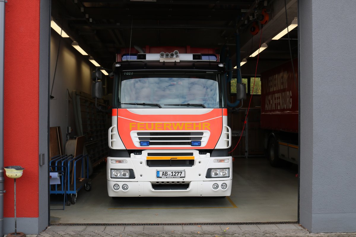 Feuerwehr Aschaffenburg IVECO WLF am 29.09.19 beim Tag der offenen Tür