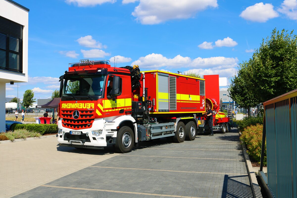 Feuerwehr Bad Homburg Mercedes Benz Arocs WLF am 16.07.22 beim Tag der offenen Tür von Design 112