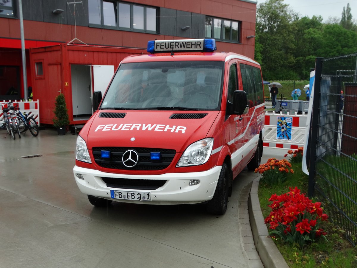 Feuerwehr Bad Vilbel Mercedes Benz Sprinter MTF am 07.05.17 beim Tag der Offenen Tür am neuen Gerätehaus im Stadtteil Heilsberg