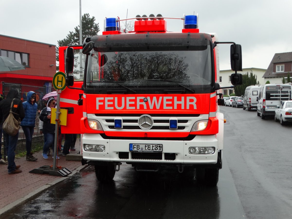 Feuerwehr Bad Vilbel Mercedes Benz Atego TLF 20/25 (Florian Vilbel 1-22-1) am 07.05.17 beim Tag der Offenen Tür am neuen Gerätehaus im Stadtteil Heilsberg