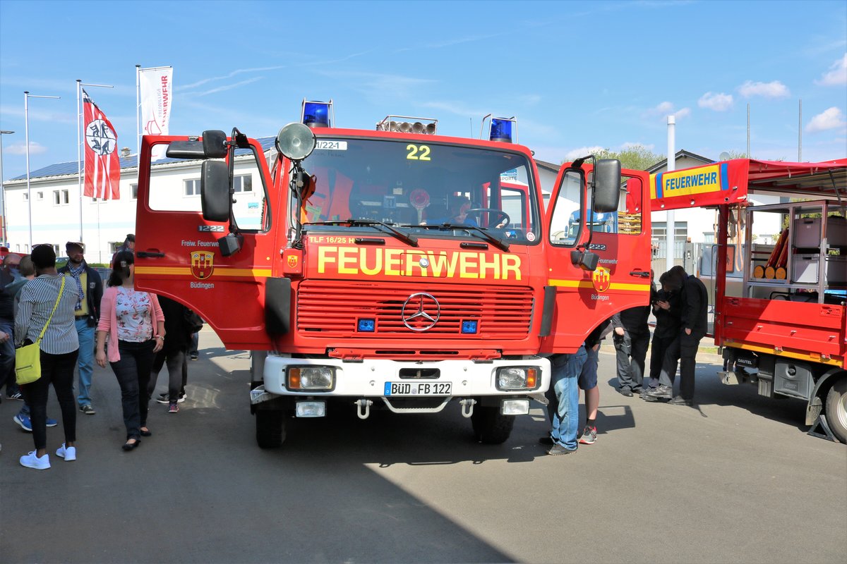 Feuerwehr Büdingen Mercedes Benz TLF 16/25 (Florian Büdingen 1-22-1) am 15.04.18 beim Tag der offenen Tür 