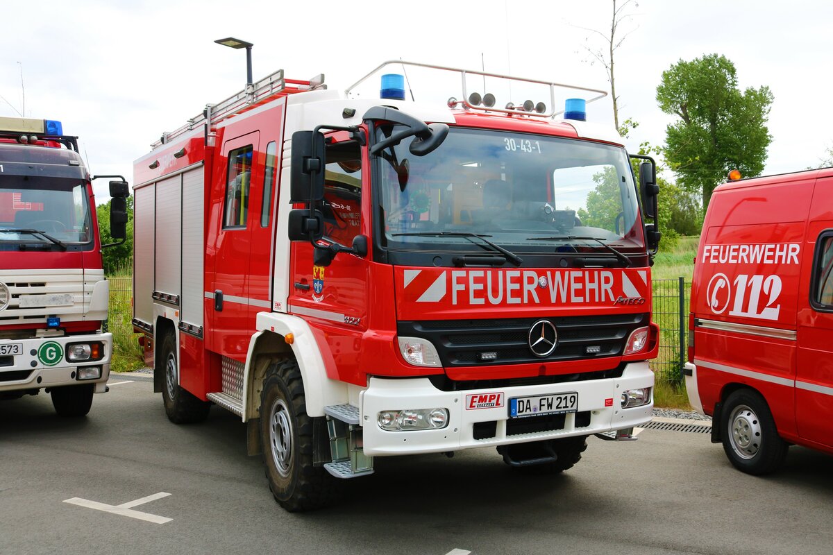 Feuerwehr Darmstadt Arheilgen Mercedes Benz Atego LF20 Kats am 26.05.22 beim Tag der offenen Tür