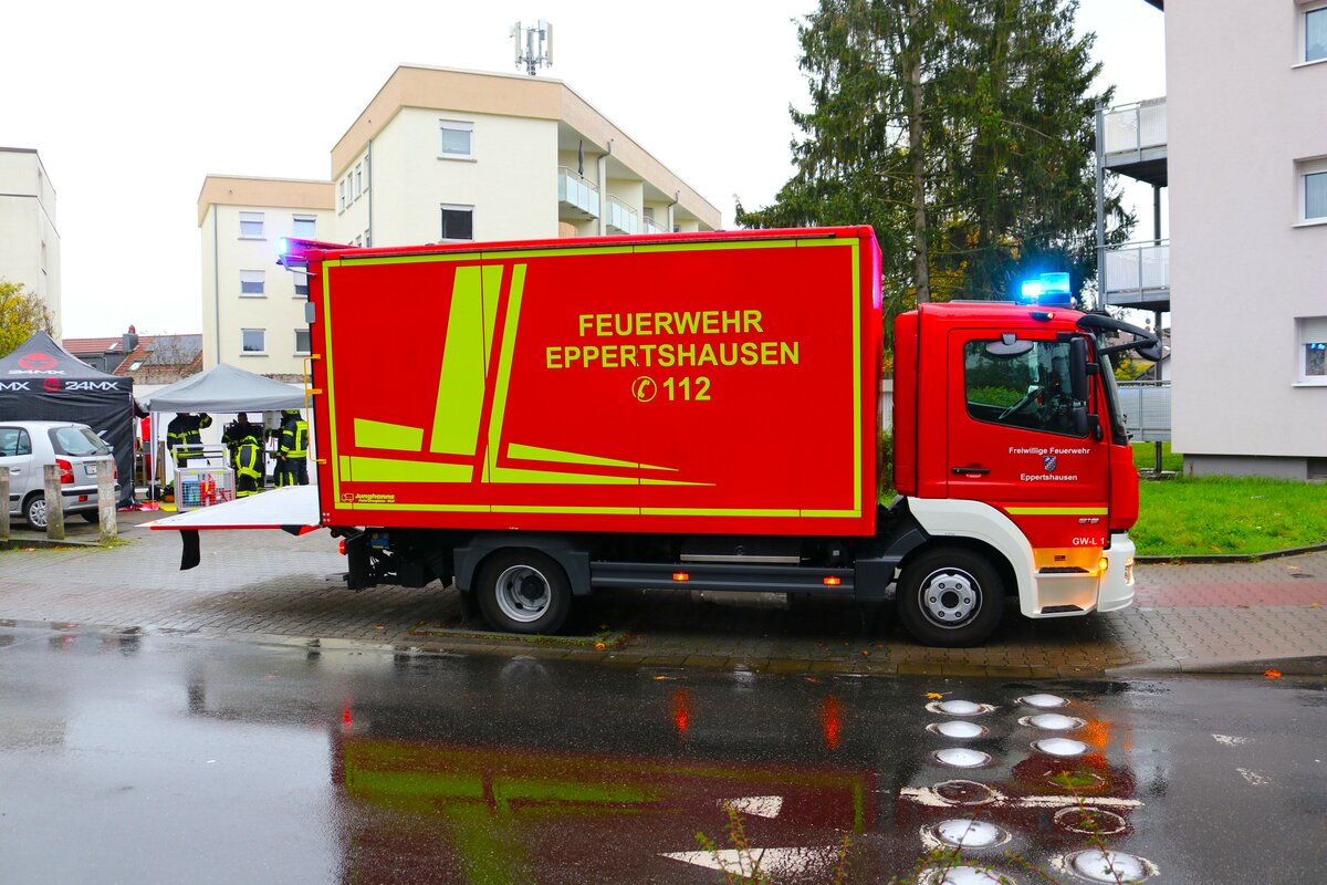Feuerwehr Eppertshausen Mercedes Benz Atego GW-L am 28.10.23 bei einer Feuerwehrübung