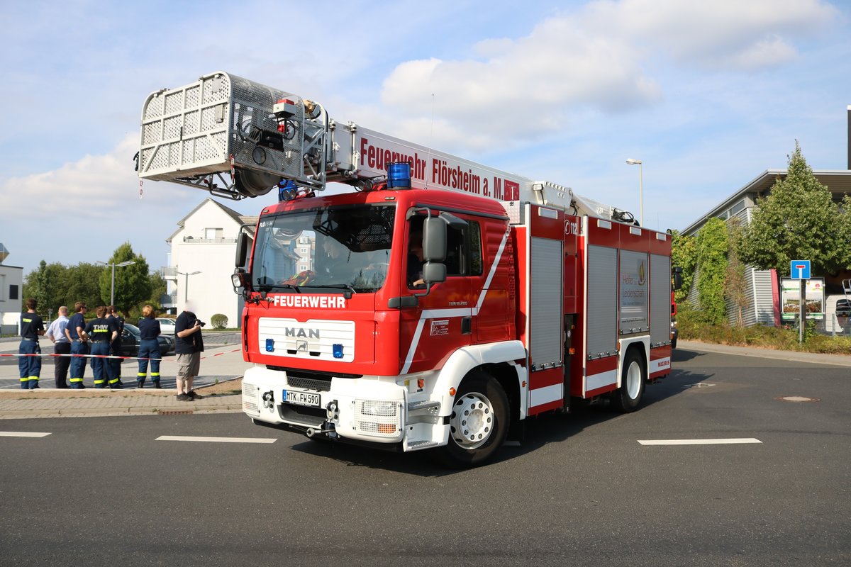 Feuerwehr Flörsheim MAN TGA RW/TM (Rüstwagen mit Teleskopmast) (Florian Flörsheim 1-54) am 05.08.18 beim Tag der Offenen Tür der Feuerwehr Hofheim am Taunus zur 150 Jahre Feier