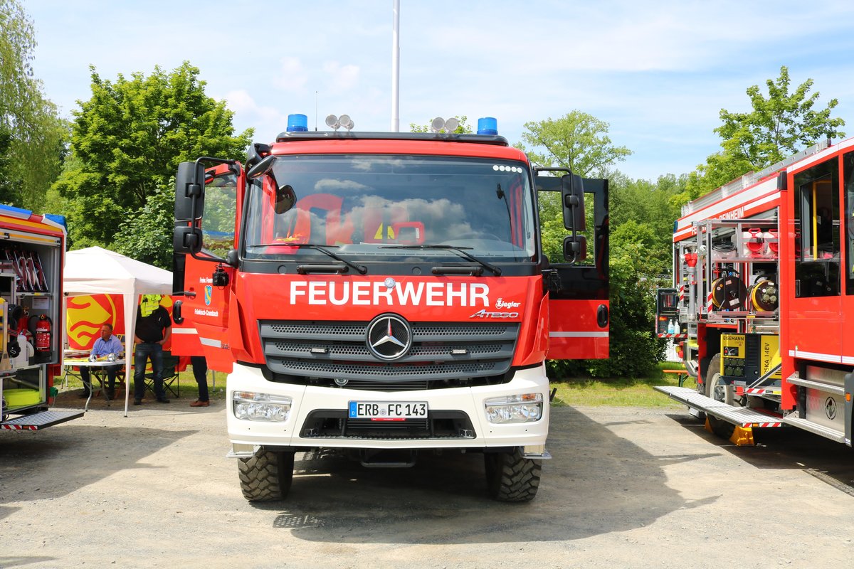 Feuerwehr Fränkisch Crumbach Mercedes Benz Atego HLF10 am 26.05.19 beim Kreisfeuerwehrtag in Michelstadt (Odenwald)