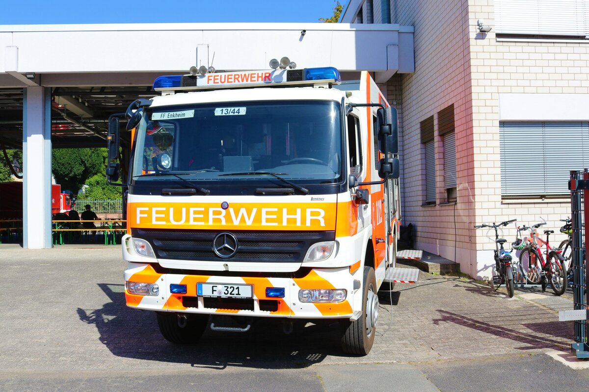Feuerwehr Frankfurt am Main Enkheim Mercedes Benz Atego LF20 (Florian Frankfurt 13/44) am 10.09.23 beim Tag der offenen Tür