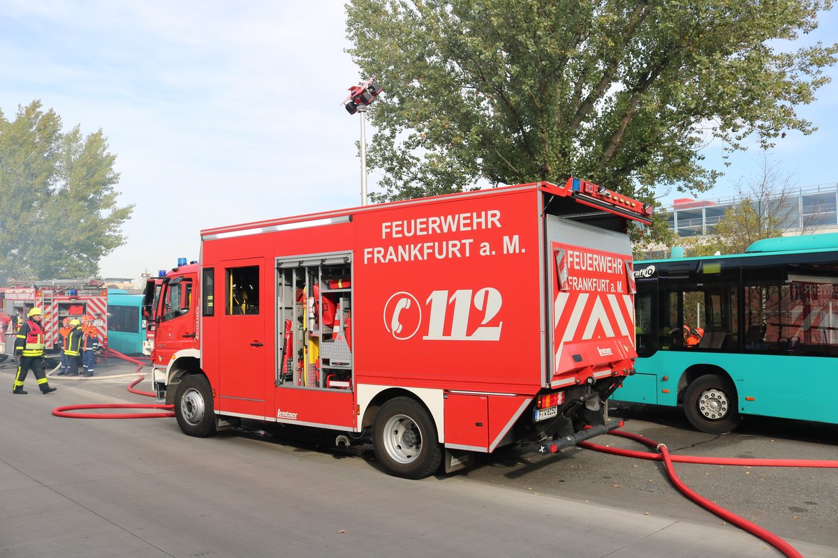Feuerwehr Frankfurt am Main Mercedes Benz Atego LF10 Logistik am 26.10.19 bei der Herbstabschlussübung der Jugendfeuerwehr Frankfurt am Main 