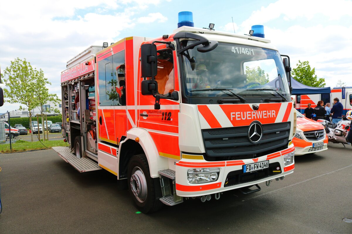 Feuerwehr Fulda Mercedes Benz Atego HLF 20/16 am 13.05.22 auf der Rettmobil in Fulda